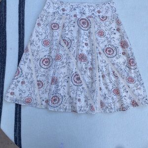 Ann Taylor floral lined skirt with lace details size 0
